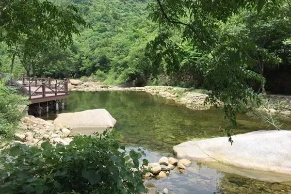 武漢周邊哪里可以抓螃蟹 姚家山香溪谷、京山美人谷值得一去